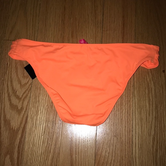Victoria’s Secret Bikini Bottoms - Picture 2 of 3